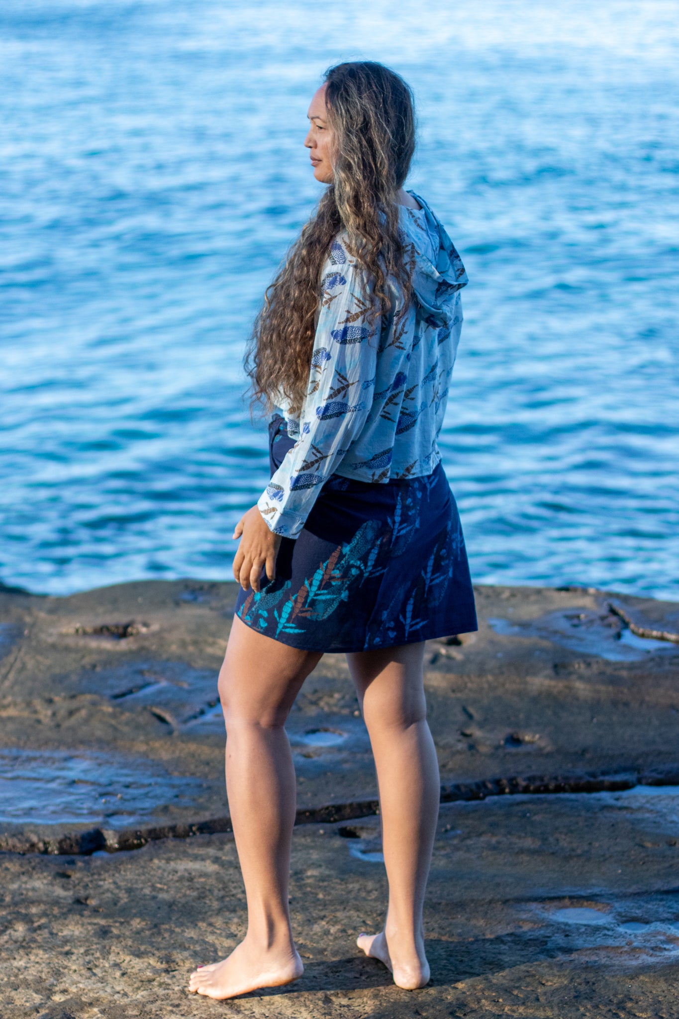 Moa + Hulumoa | Cropped Hoodie - blue
