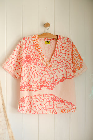 Ka 'Upena Ho'olei a ka Lawai'a | Vneck Top - soft quartz