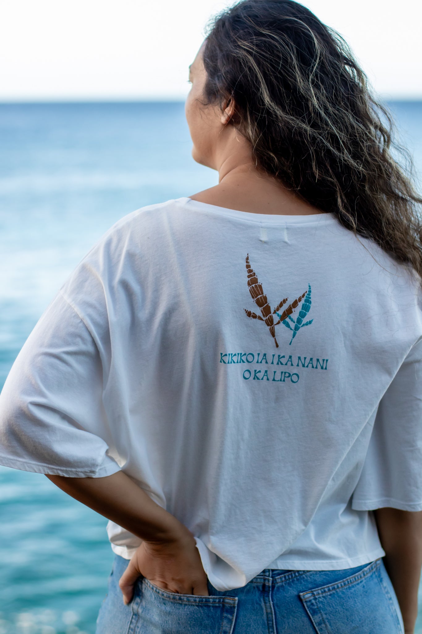 Moa + Hulumoa | Oversized wahine tee - white