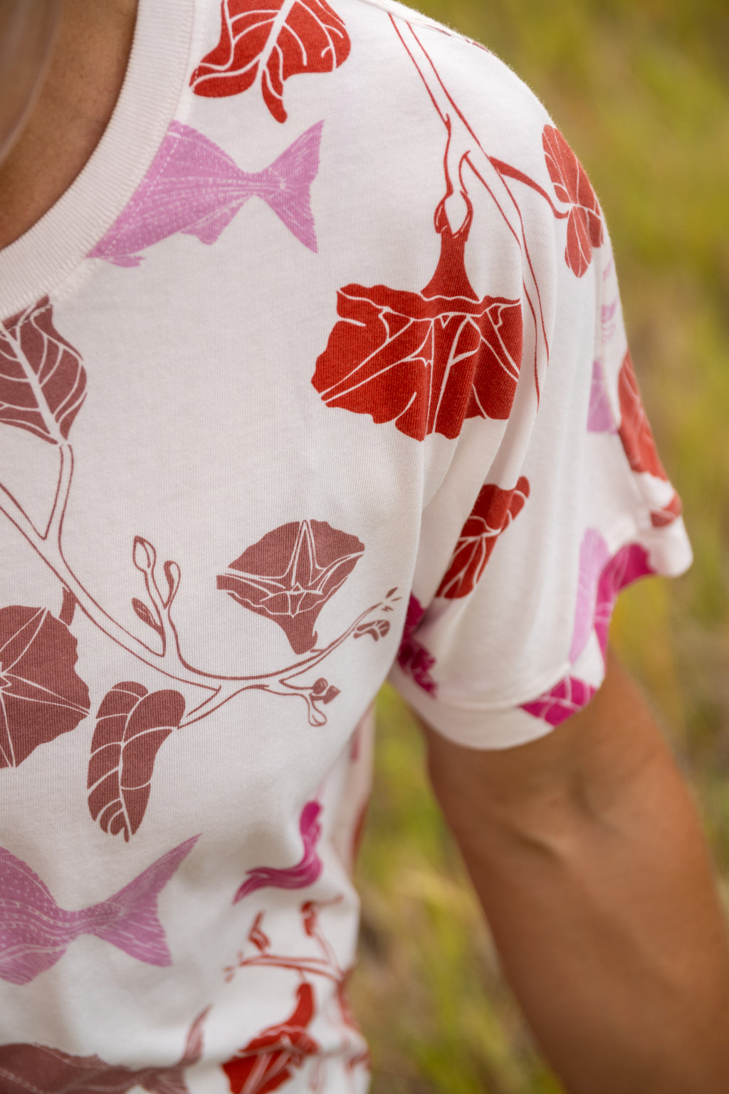 Nenue & Pōhuehue | Relaxed Top - white