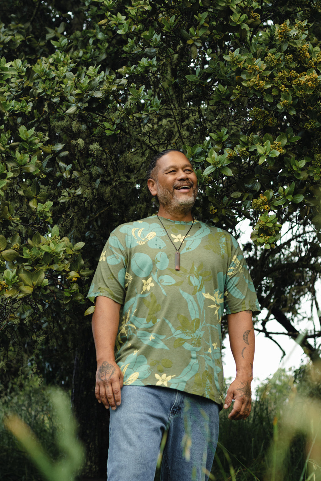 ʻIliahi | Kāne Oversized Tee - dark green