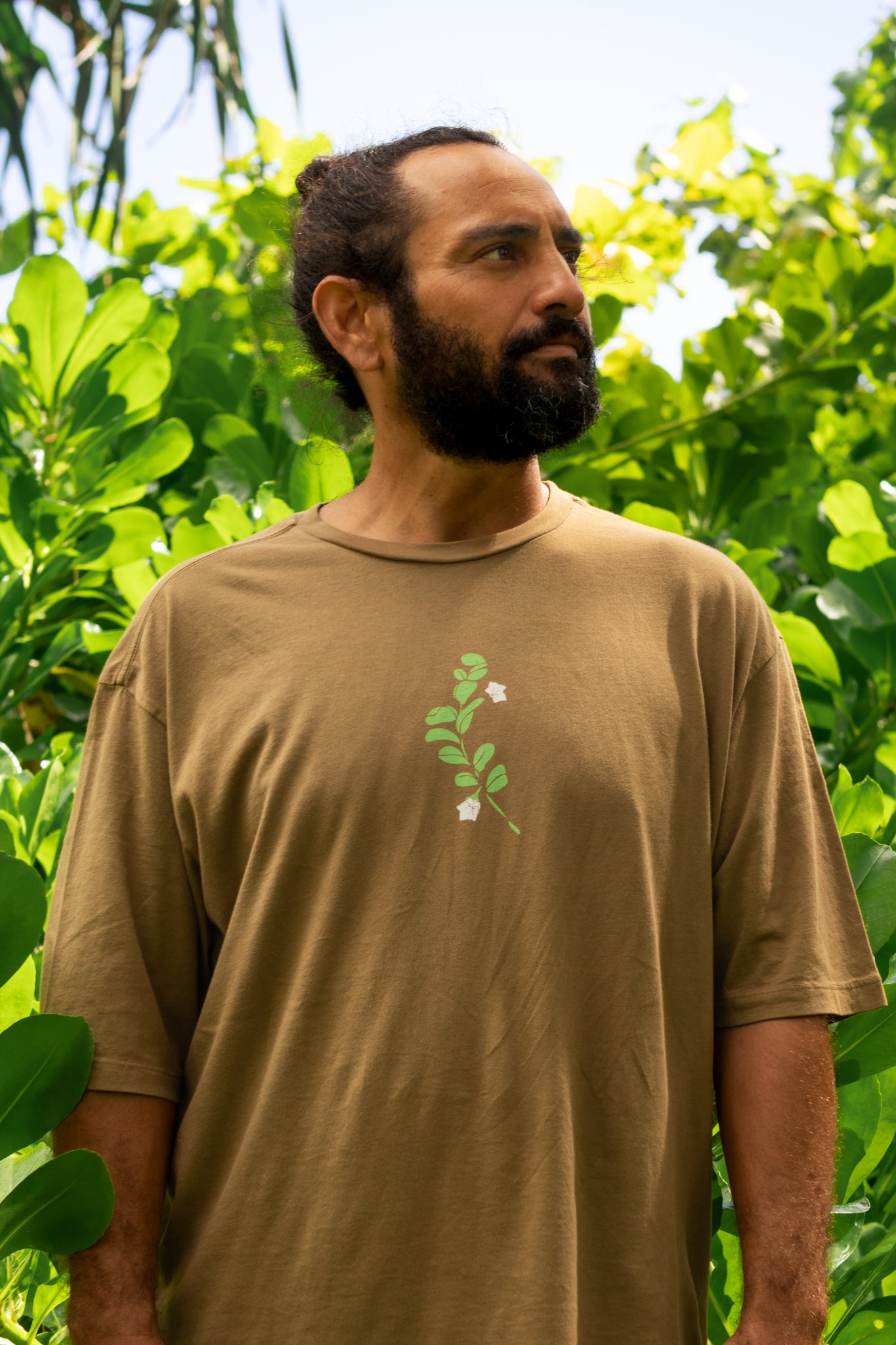 Pāʻūohiʻiaka | Kāne Oversized Tee - brown