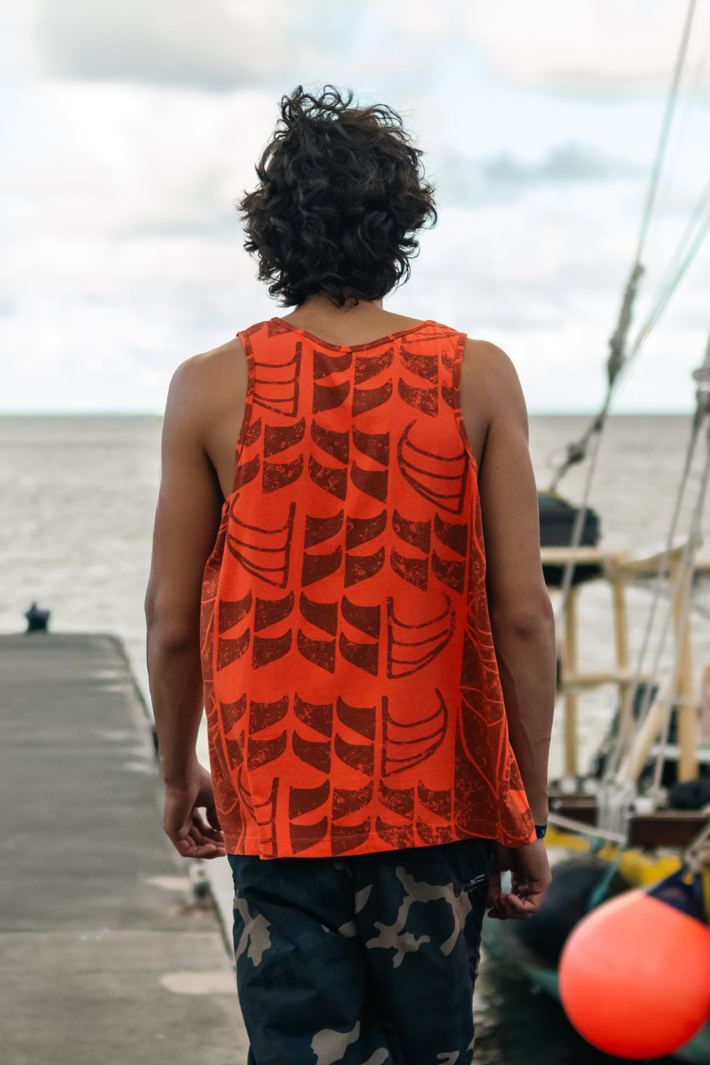 He Waʻa He Moku | Kāne Tank - red